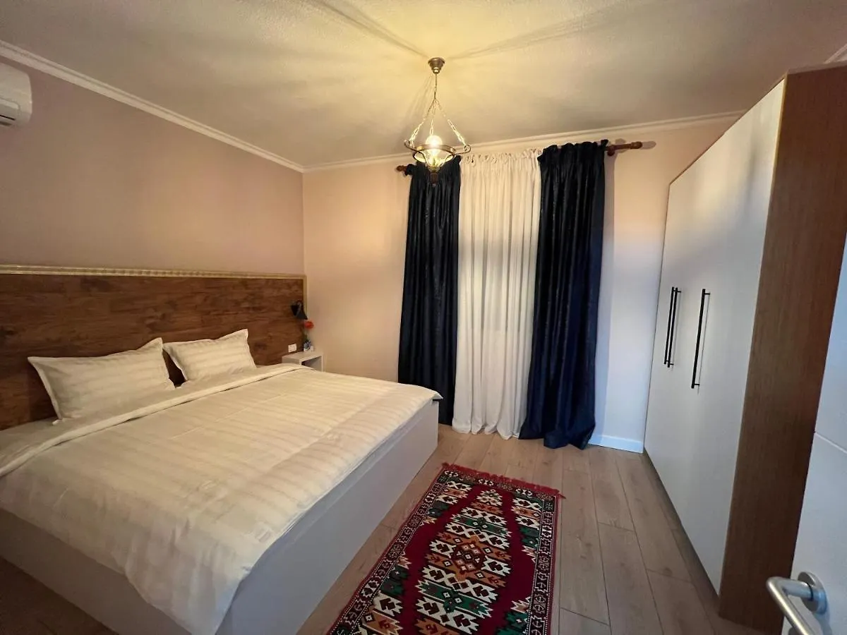 公寓 Chestnut Yard Villa 地拉那 阿尔巴尼亚
