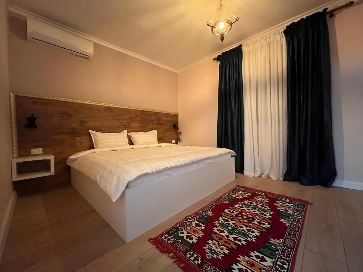 Chestnut Yard Villa Tirana Apartmán