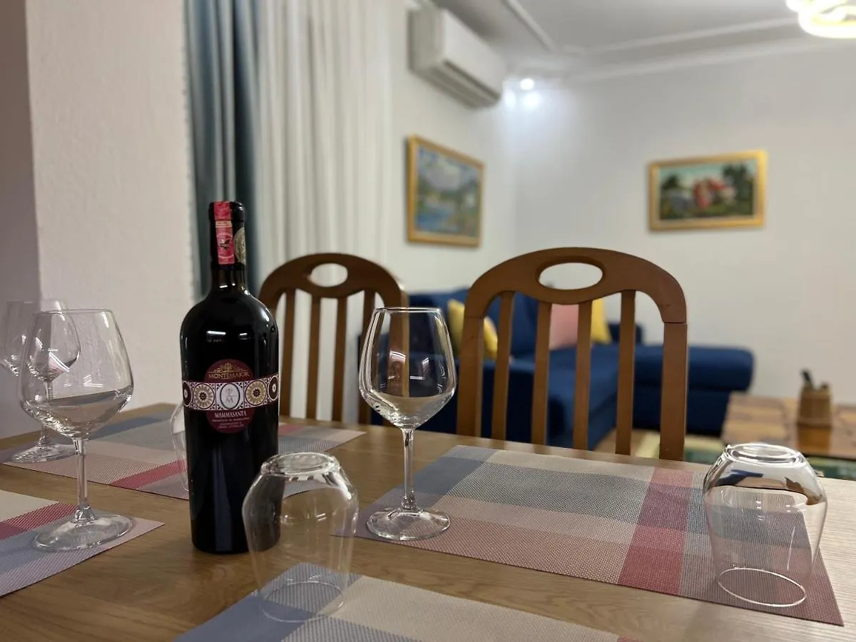 Chestnut Yard Villa Tirana