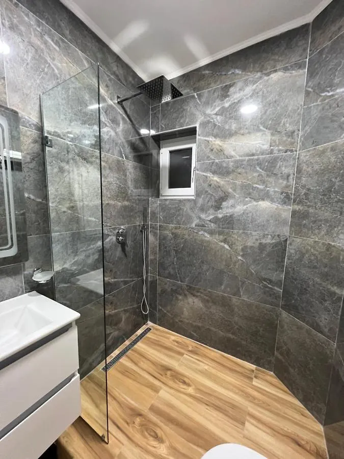 Lejlighed Chestnut Yard Villa Tirana