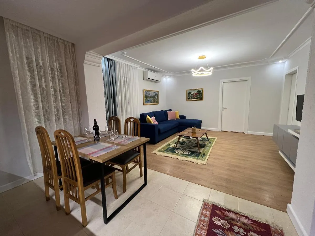 Chestnut Yard Villa Tirana Lejlighed