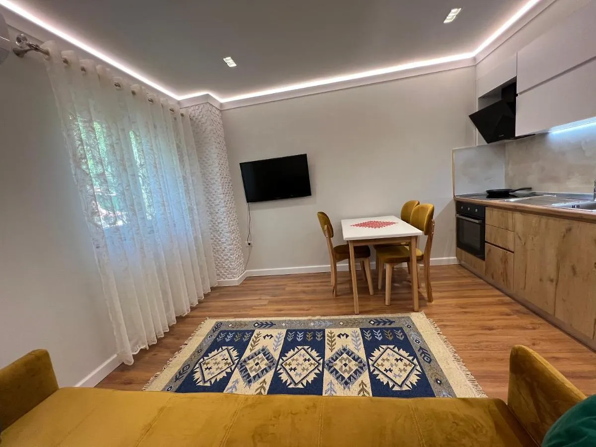 Lejlighed Chestnut Yard Villa Tirana