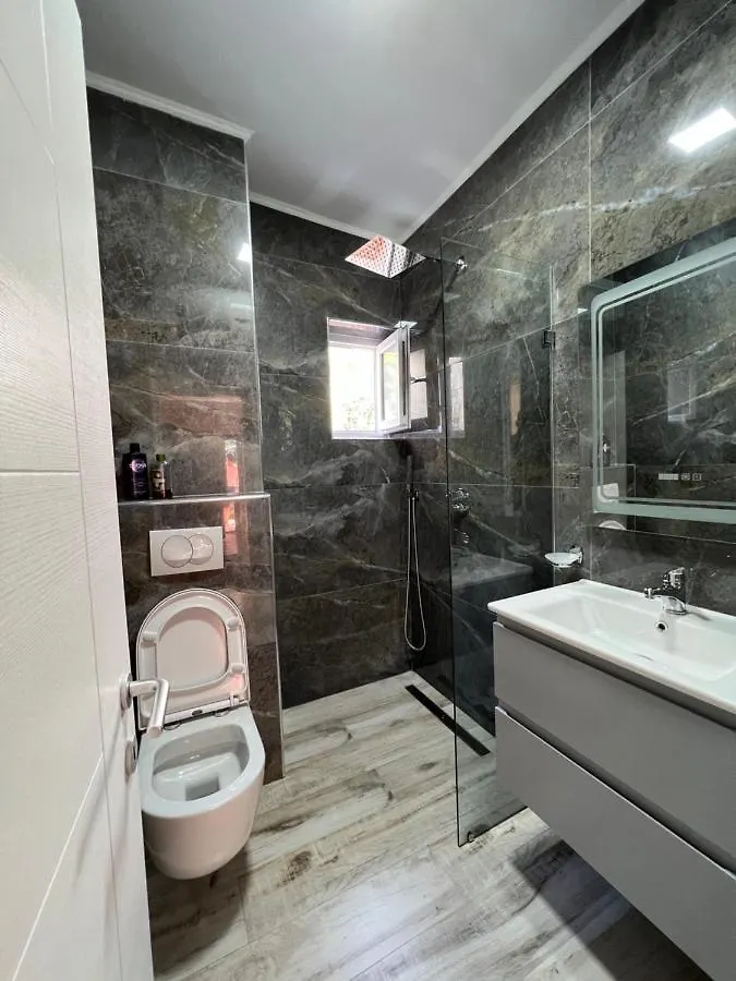 Chestnut Yard Villa Tirana Albanien