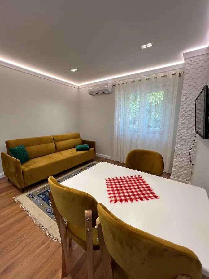 Chestnut Yard Villa Tirana Albanien